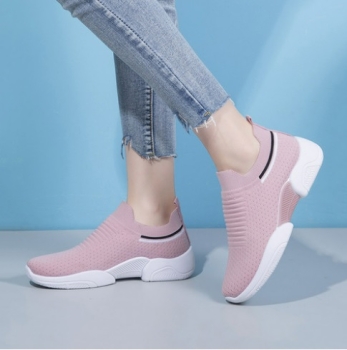 Giày Thể Thao – Phụ Kiện Thời Trang Không Thể Thiếu Của Mọi Cô Gái Hiện Đại